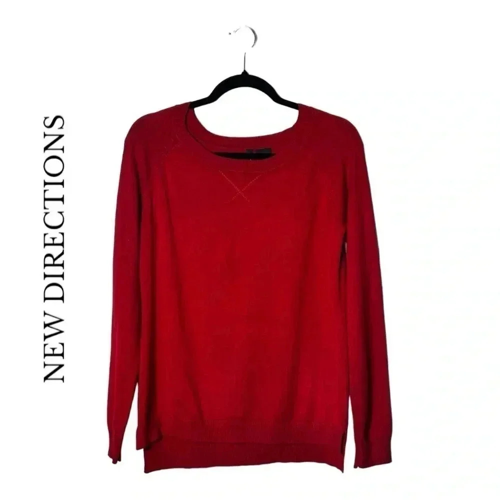 1932. NEW DIRECTIONS LONG SLEEVE SWEATER RED IN COLOR SIZE SMALL KNITTED SLITS